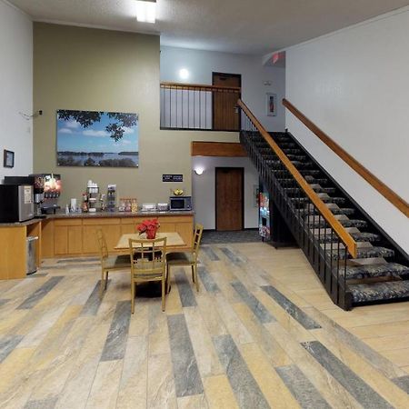 Waconia Inn And Suites Экстерьер фото