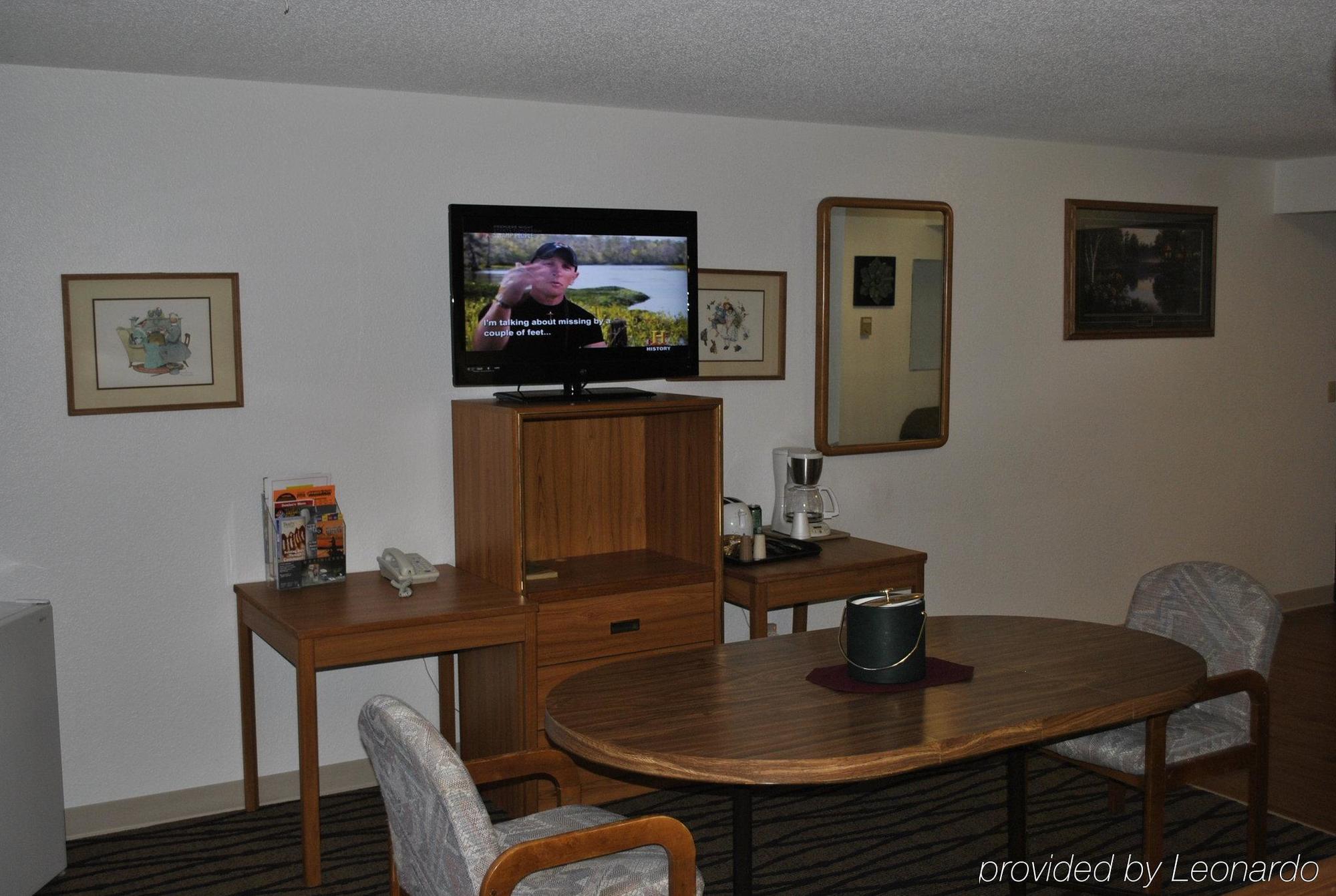 Waconia Inn And Suites Экстерьер фото